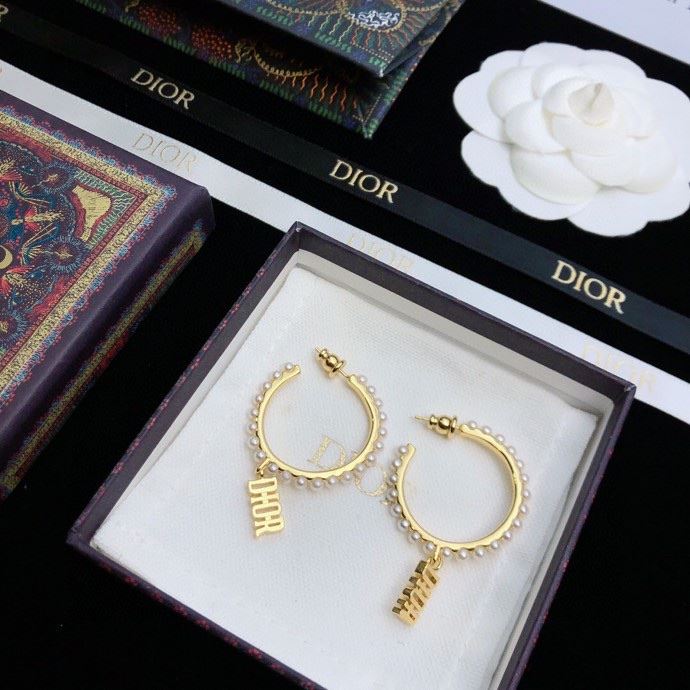 chr1st1an D10r earrings